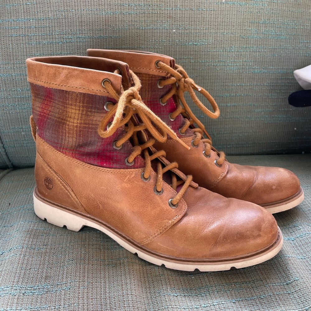 Pendleton Timberland, leather lace up boots
